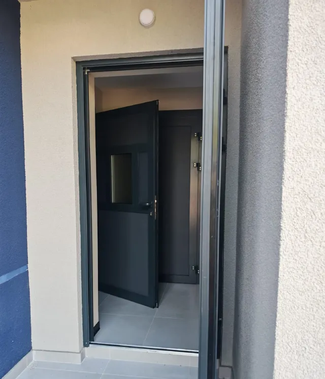 «A-I-S-T» fire-resistant door — example 2